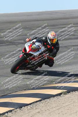 media/Oct-13-2025-Moto Forza (Mon) [[a66d839500]]/4-C Group/Session 2 (Bowl)/